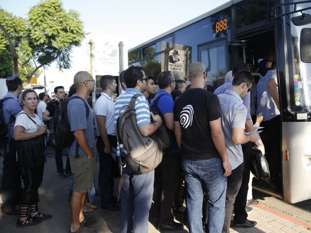 שיבושים בתנועת הרכבות, תחנת רכבת הרצליה. ספטמבר 2016 (מגד גוזני)