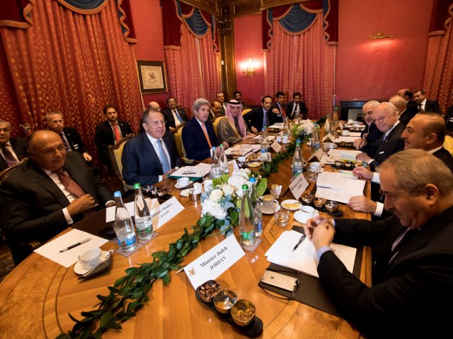 ג'ון קרי, סרגיי לברוב, מוחמד ג'וואד זריף ושרי חוץ נוספים בסבב שיחות על סוריה בלוזאן שבשווייץ, אופקטובר 2016 (רויטרס)