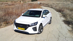 יונדאי איוניק במבחן דרכים (ניר בן טובים)