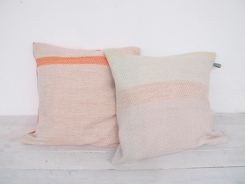 HANDWOVEN CUSHION - hermine van dijck