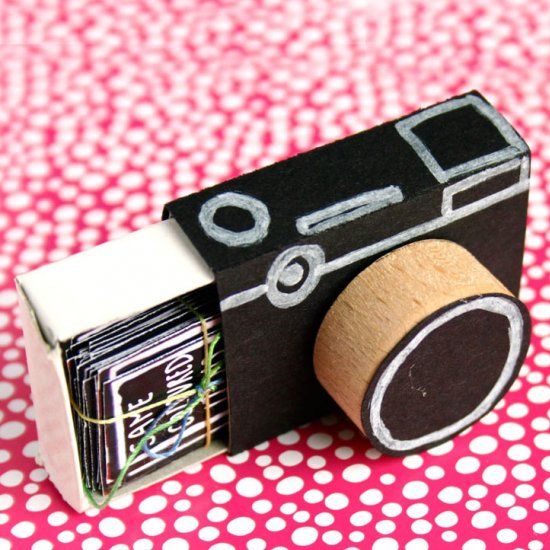 eine tolle Idee für jeden der Minifotos verschenken möchte, oder man bastelt selber eine größere Schachtel.