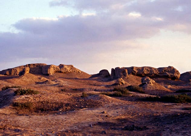 Ruins of mudbrick buildings on the northern mound of Buto, April 7, 2026.