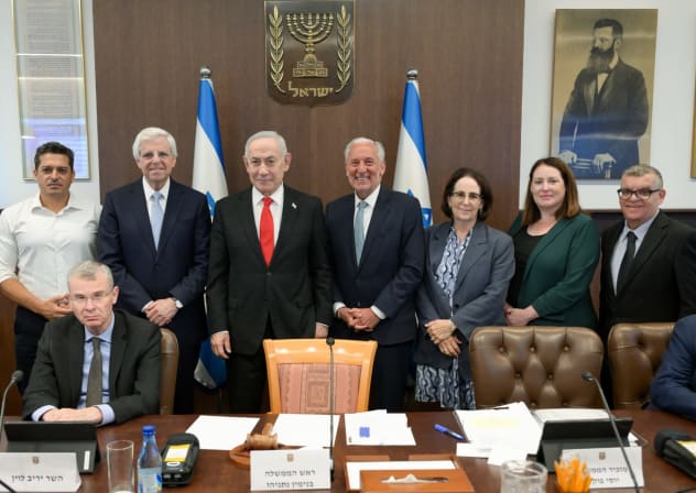 Gary Torgow stood with Prime Minister Netanyahu and other ministers on June 28, 2026