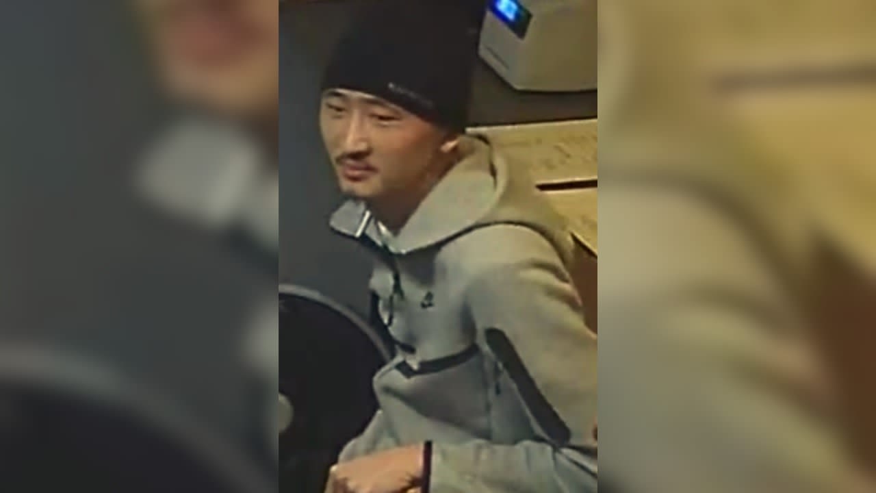 Toronto police seek suspect in antisemitic assault.