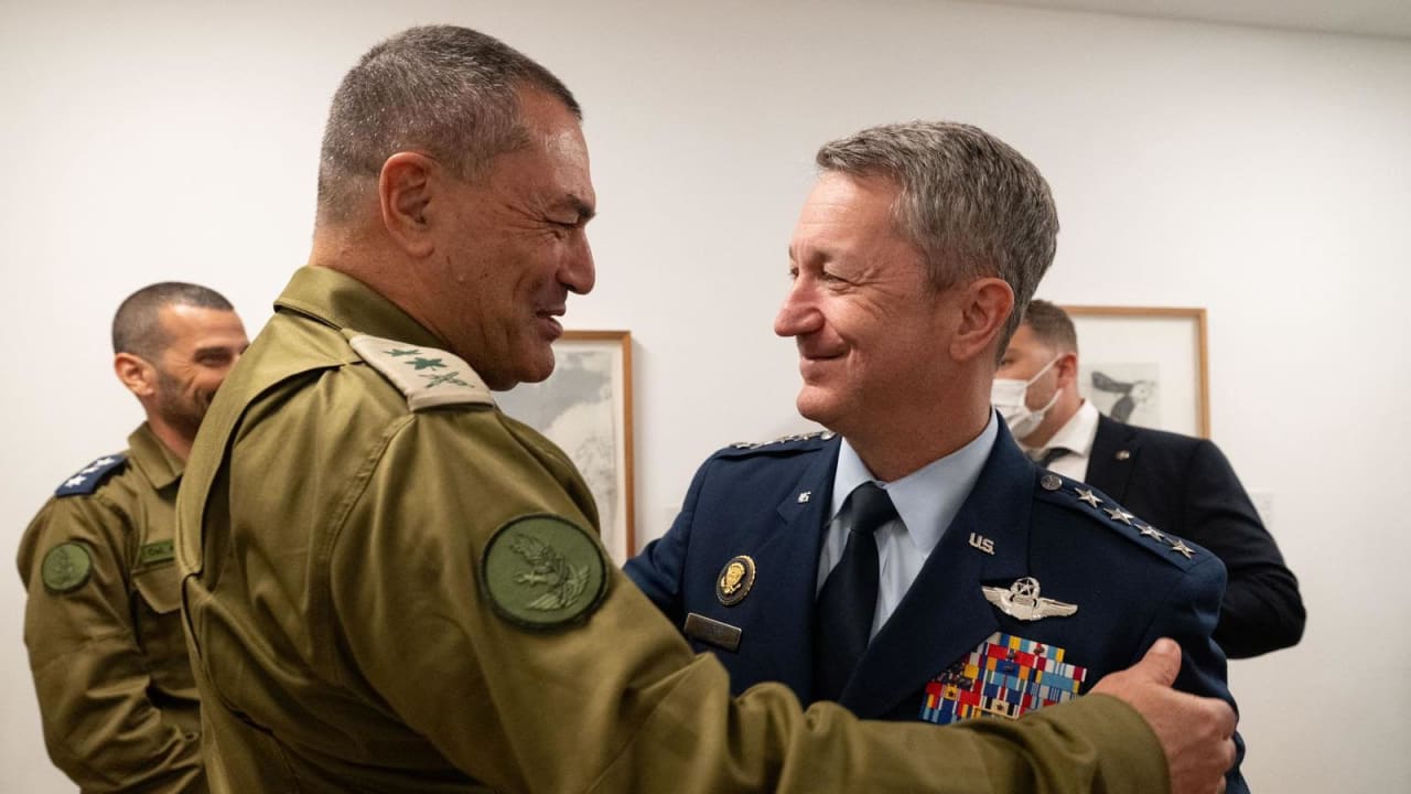 IDF Chief of Staff Eyal Zamir and Chairman of the Joint Chiefs of Staff Dan Caine in a previous meeting. 