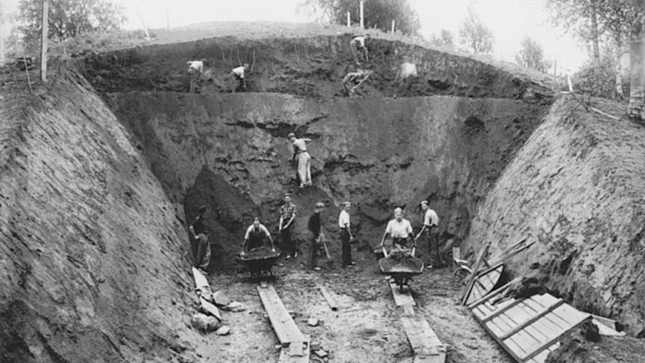 Excavations of Raknehaugen, Norway, in 1939.