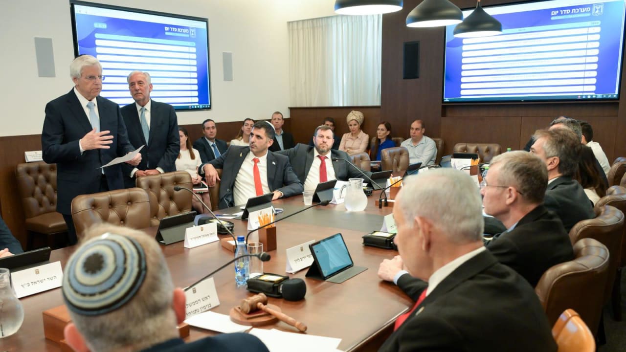 JFNA Board of Directors Chairman Gary Torgow speaks to assembled Israeli government officials, including Prime Minister Benjamin Netanyahu, after the government approved a NIS 200m. plan to bolster Jewish education in the Diaspora on June 28, 2026. 
