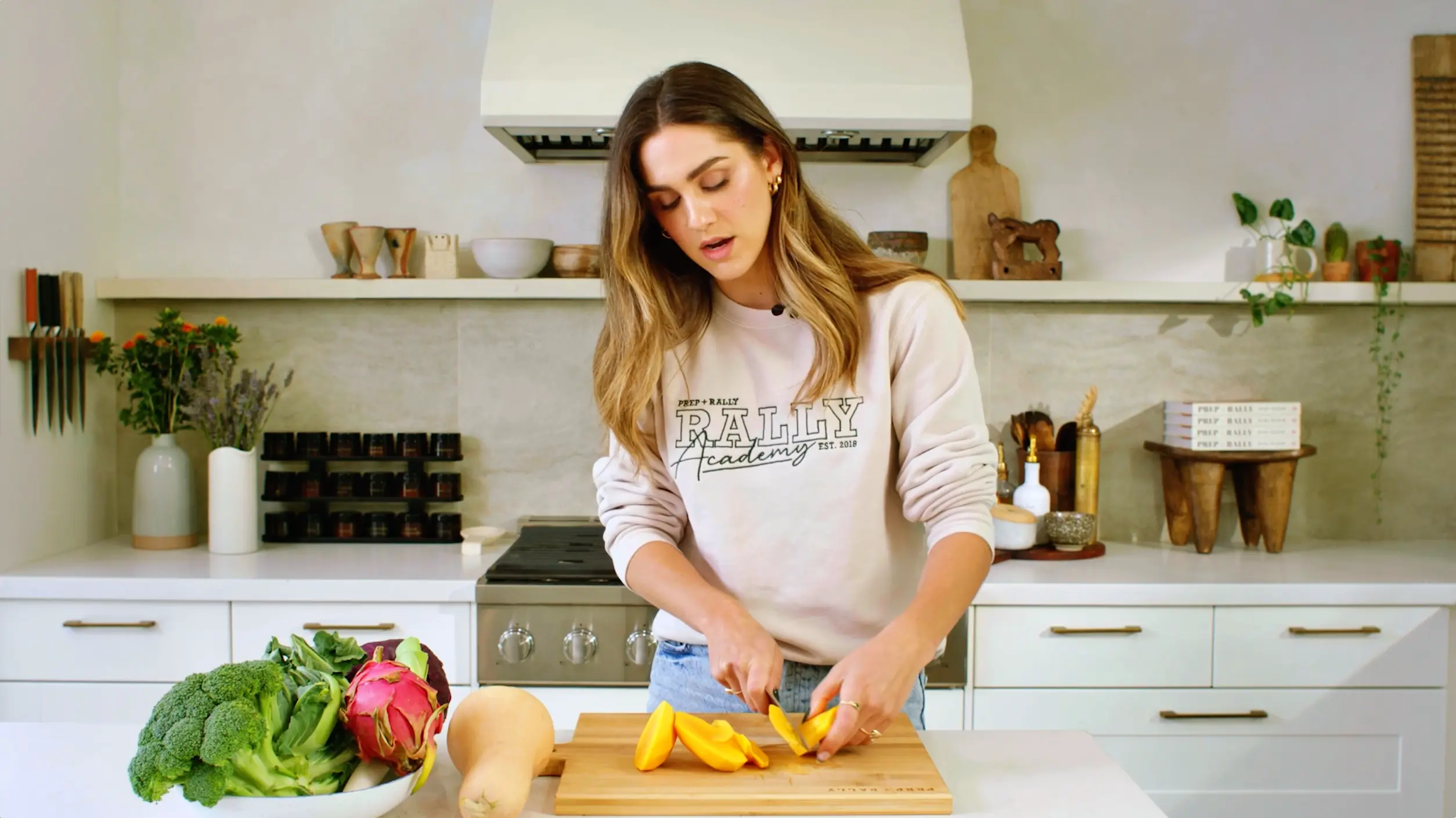 Cutting Mangoes Just Got a Lot Easier with Dini Klein