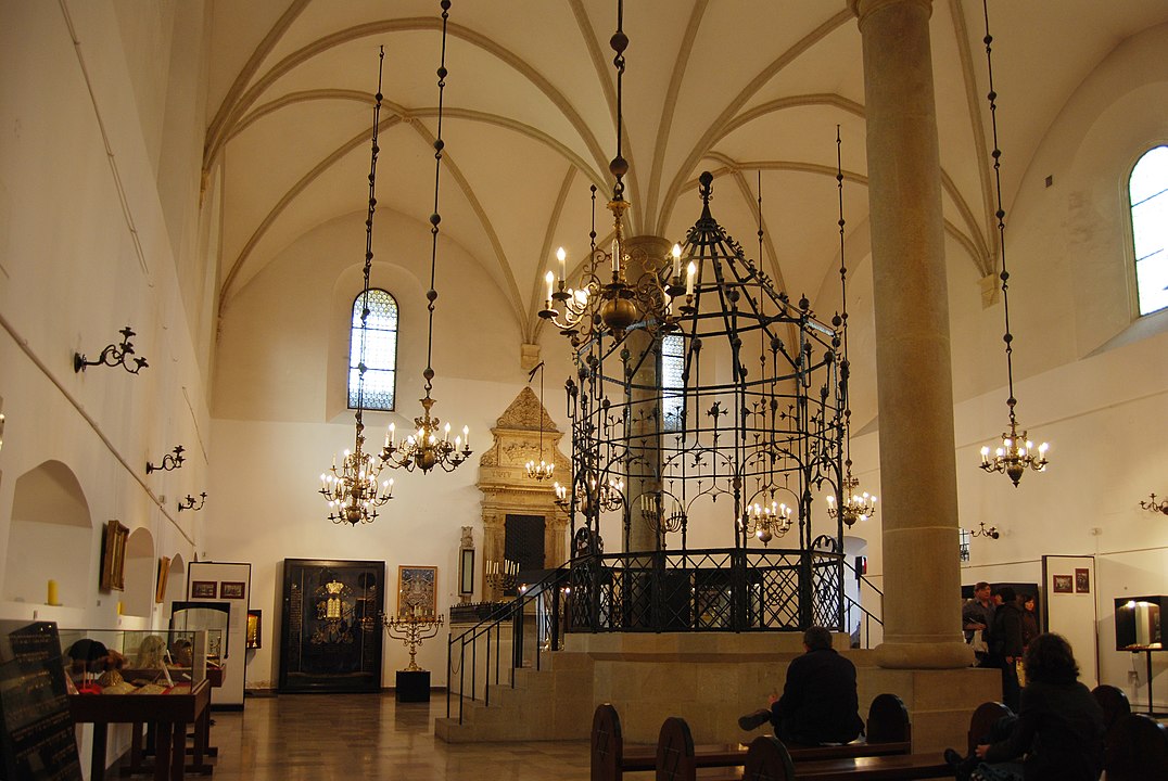 Archaeologists Unearth Crate of Historic Judaica Items Under Synagogue in Poland