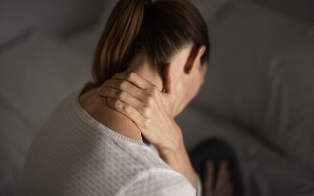 Illustrative: A woman having shoulder and neck pain (kieferpix; iStock via Getty Images) Illustrative: A woman having shoulder and neck pain (kieferpix; iStock via Getty Images)