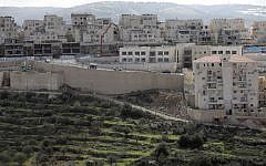 A view of the Israeli West Bank settlement of Beitar Illit, February 14, 2018. (MENAHEM KAHANA/AFP)
