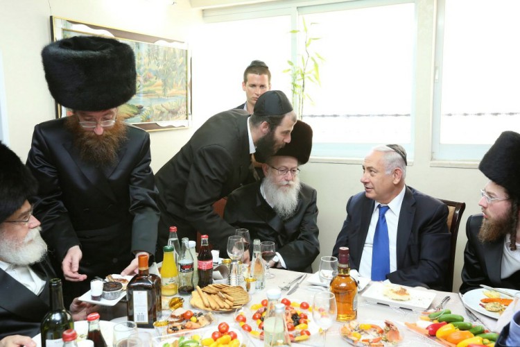 נתניהו בשבע הברכות... (צילום: שלומי כהן, פלאש 90)