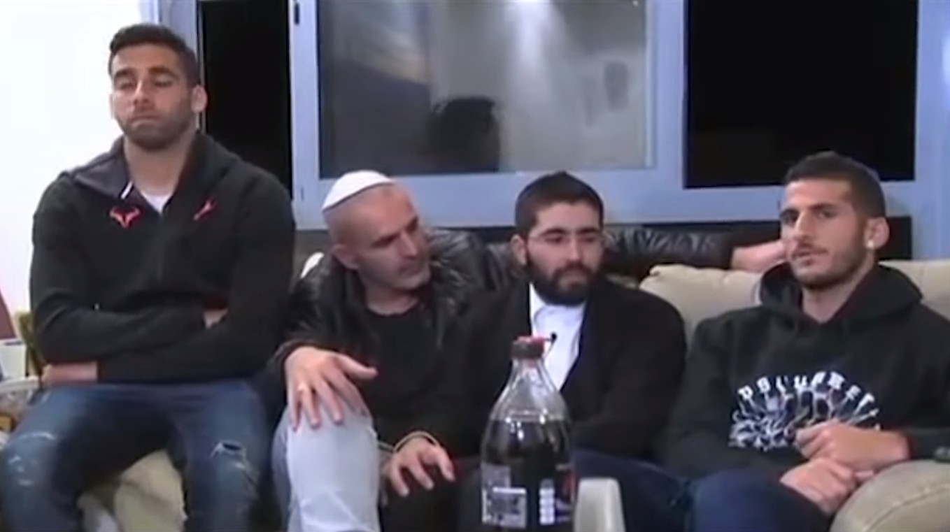 הרב שניר גואטה עם חברים מהעבר