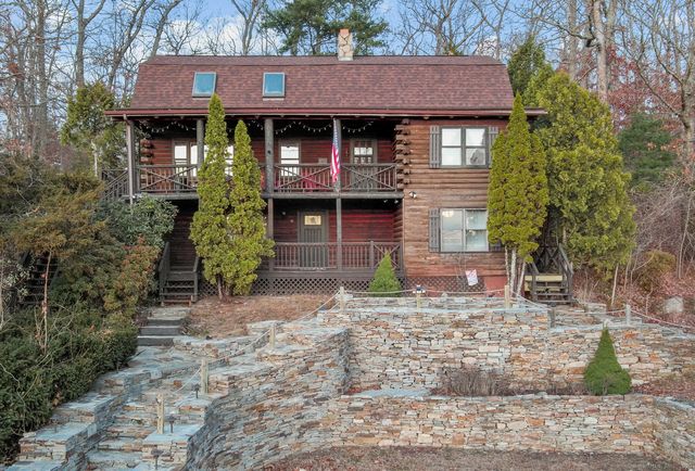92 Collelo Ave, Moosup, CT 06354